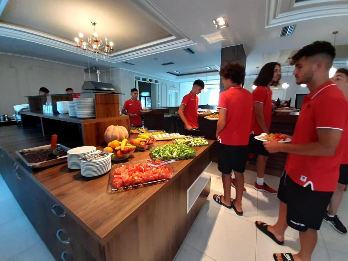 Gardenland Resort Bushat ภายนอก รูปภาพ