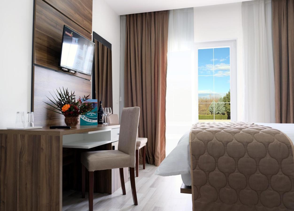 Gardenland Resort Bushat ภายนอก รูปภาพ