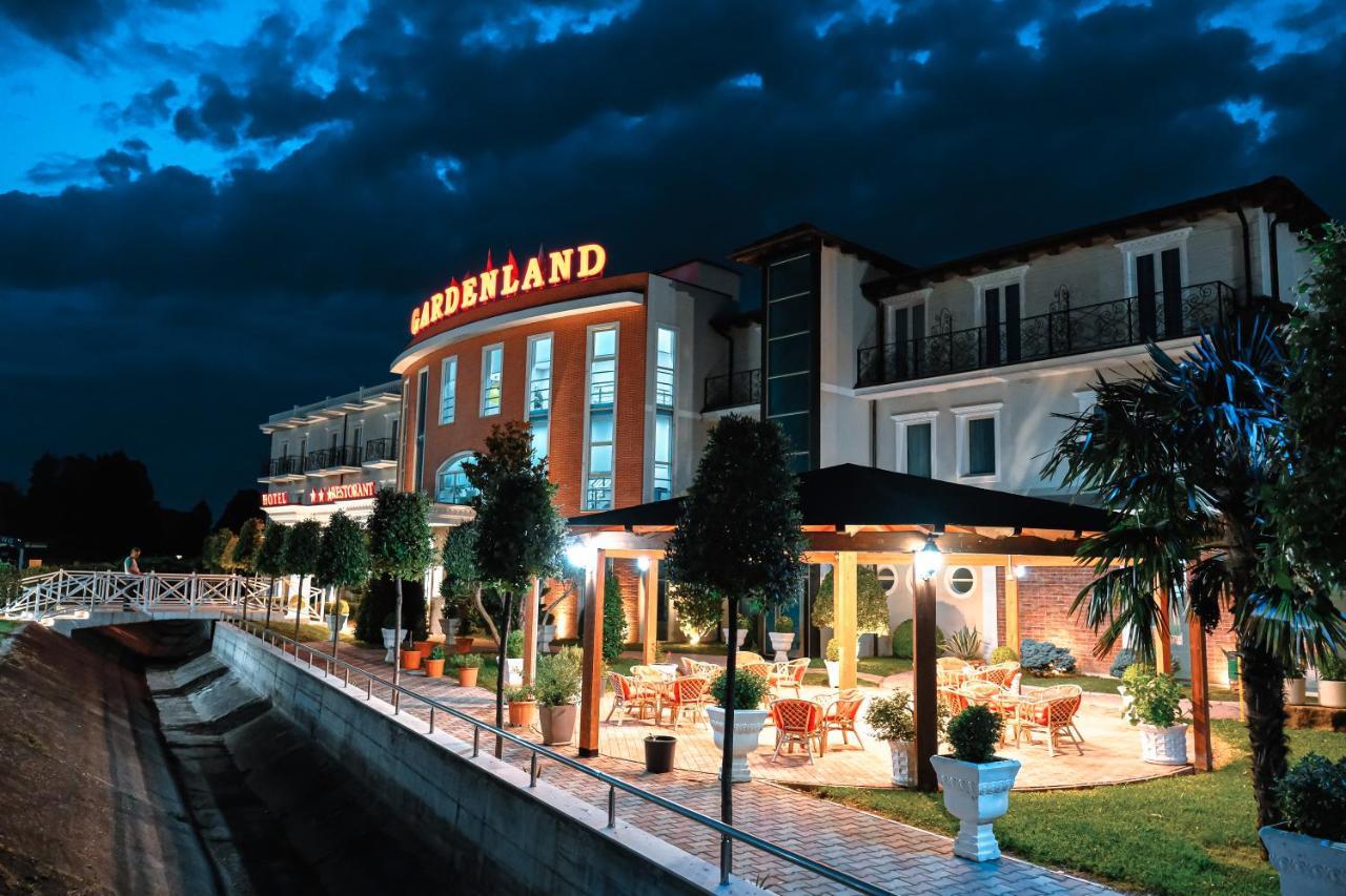 Gardenland Resort Bushat ภายนอก รูปภาพ