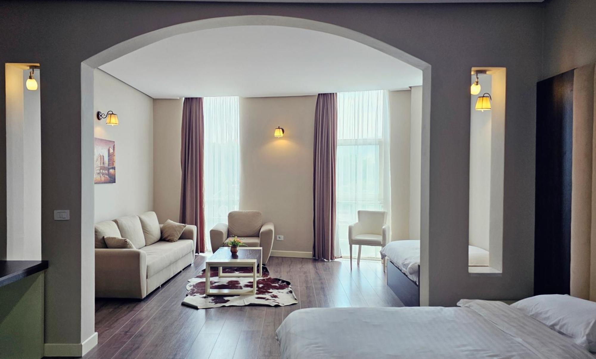 Gardenland Resort Bushat ภายนอก รูปภาพ