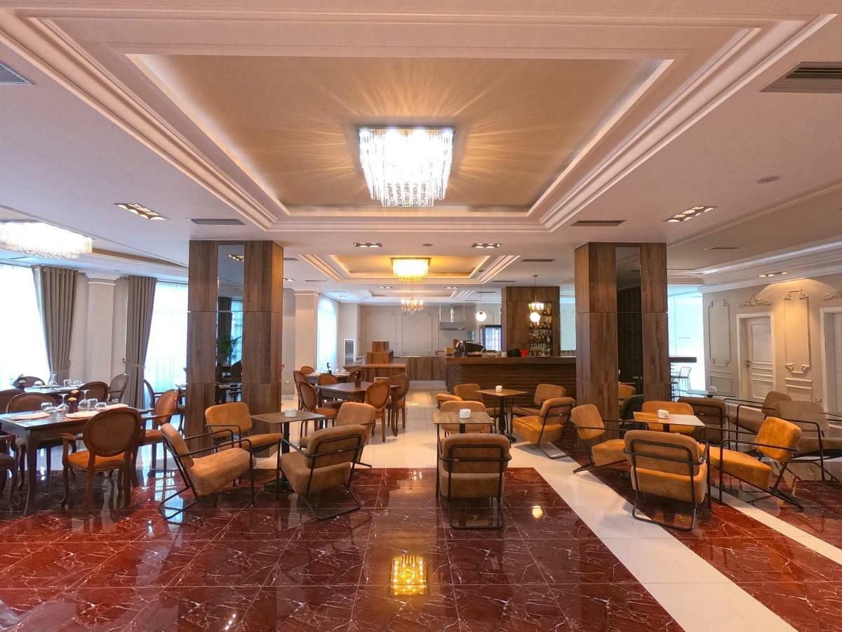 Gardenland Resort Bushat ภายนอก รูปภาพ